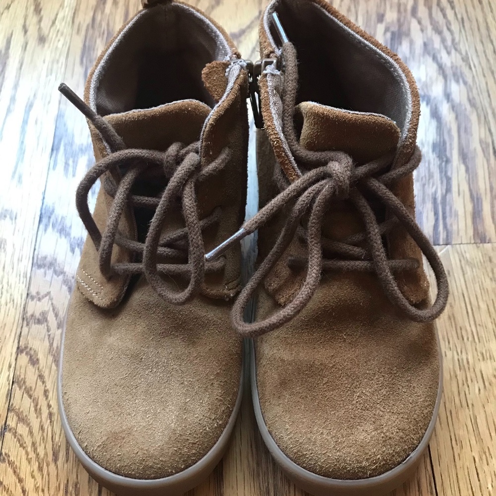 GAP shoes, size toddler 10